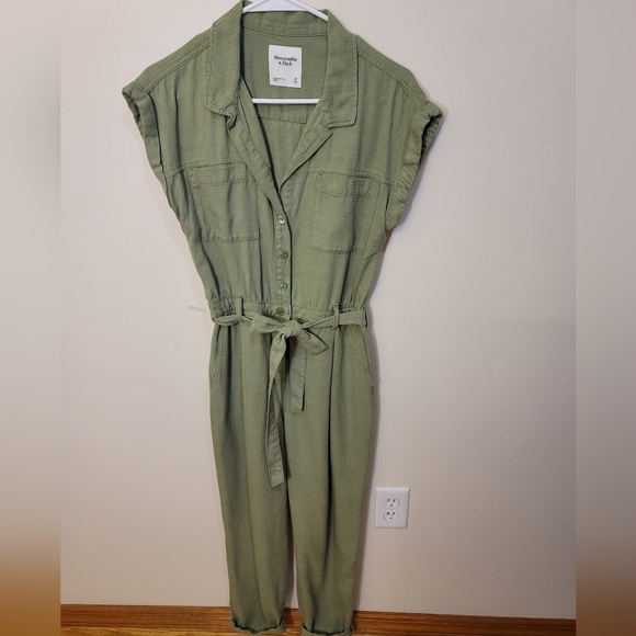 Abercrombie Utility Jumpsuit - Picture 3 of 5